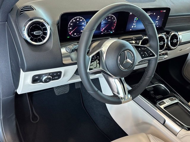 Certified 2026 Mercedes-Benz GLB 250 4MATIC image 23