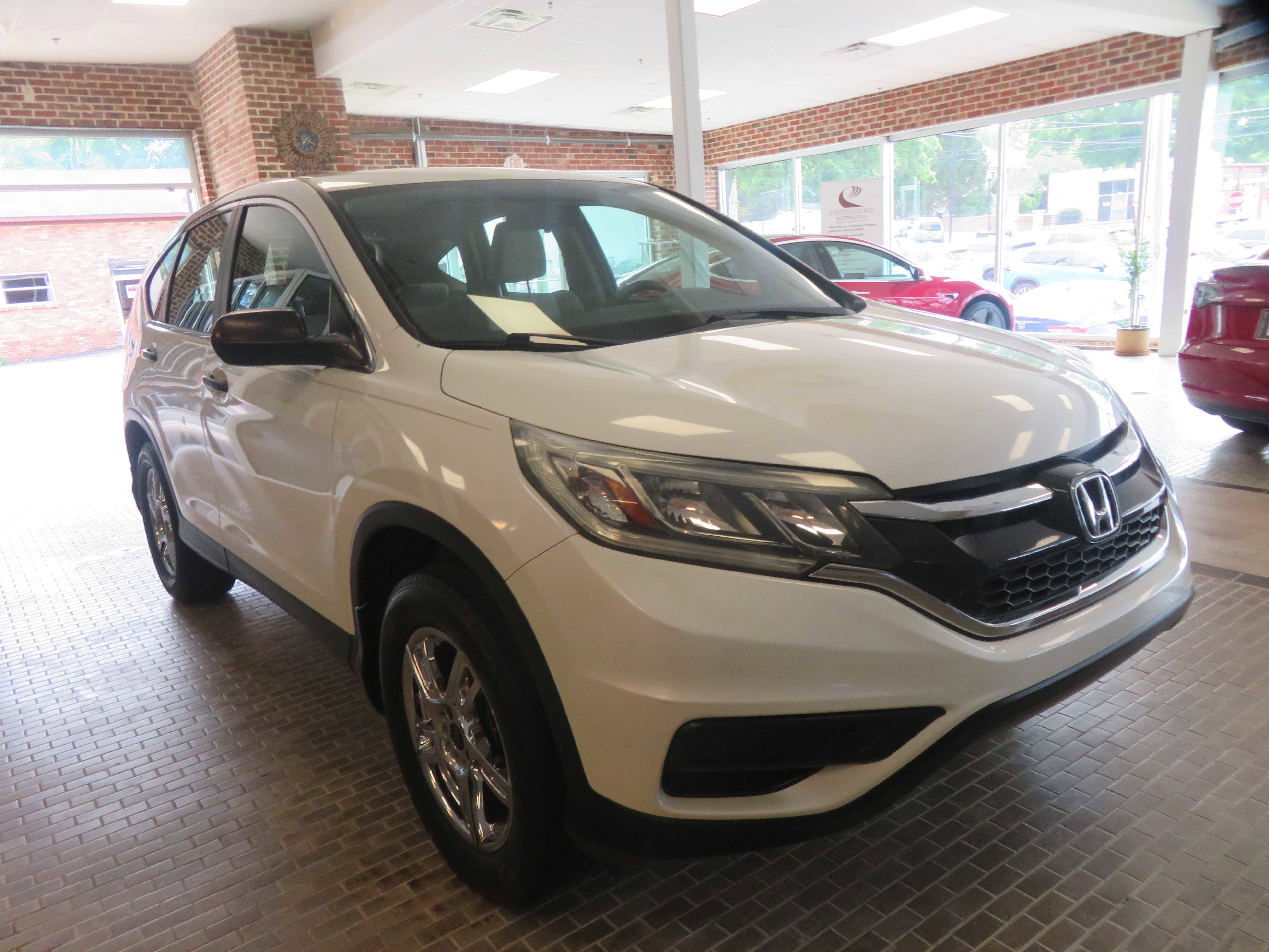 Used 2015 Honda CR-V LX image 4