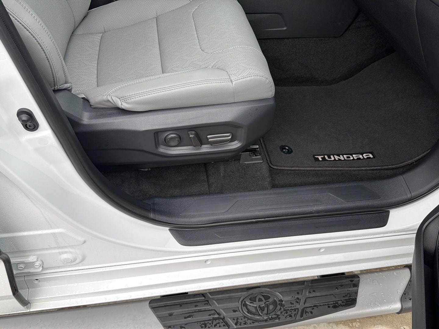 Used 2023 Toyota Tundra Limited AWD/4WD image 37