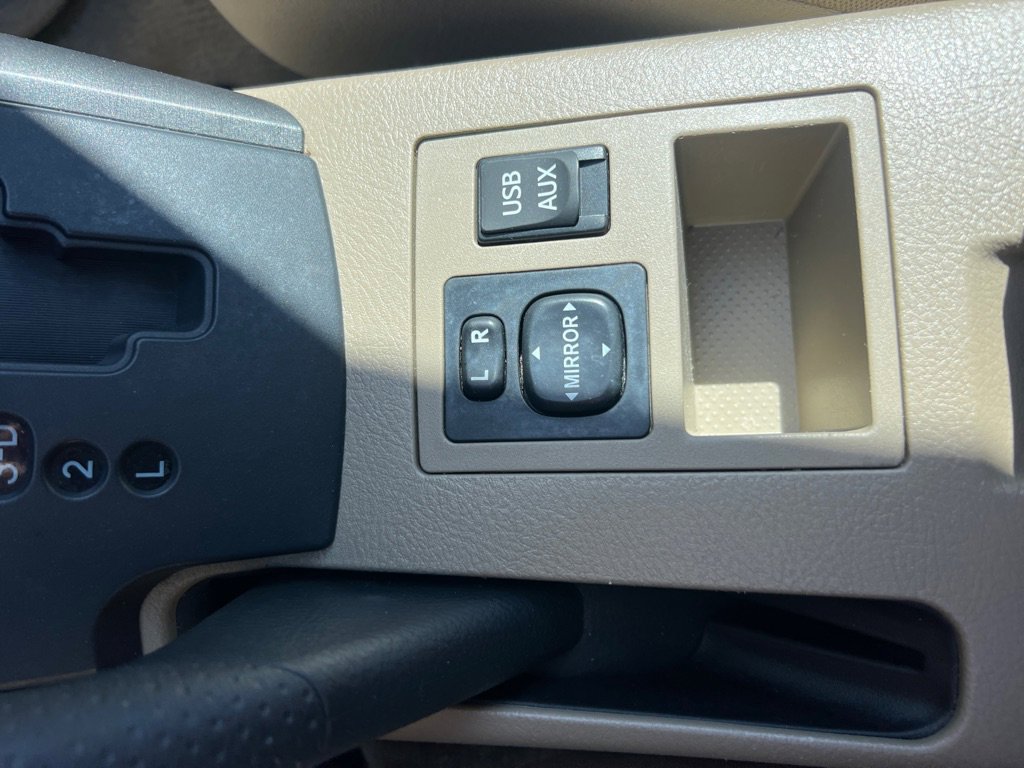 Used 2012 Toyota RAV4 4WD w/ Value Pkg image 31