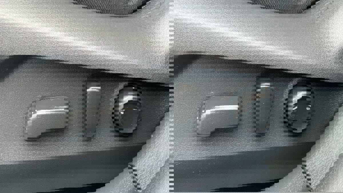 Used 2023 Subaru Outback Premium image 17