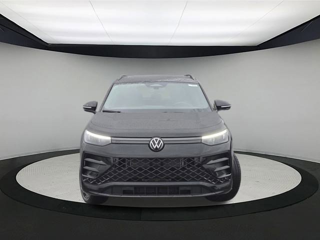 New 2026 Volkswagen Tiguan SE R-Line image 2