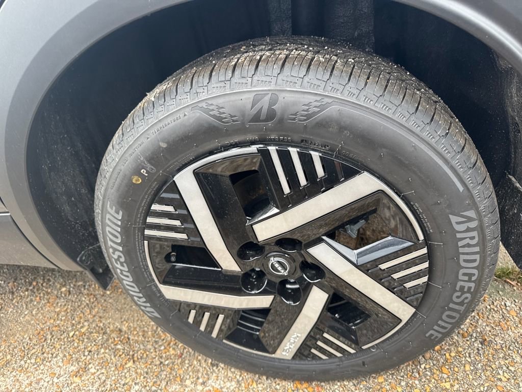 New 2026 Nissan Kicks SV image 8