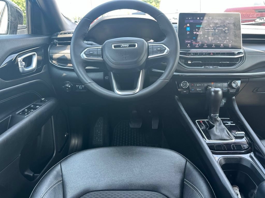 Used 2024 Jeep Compass Latitude w/ Sun and Sound Group AWD/4WD image 21