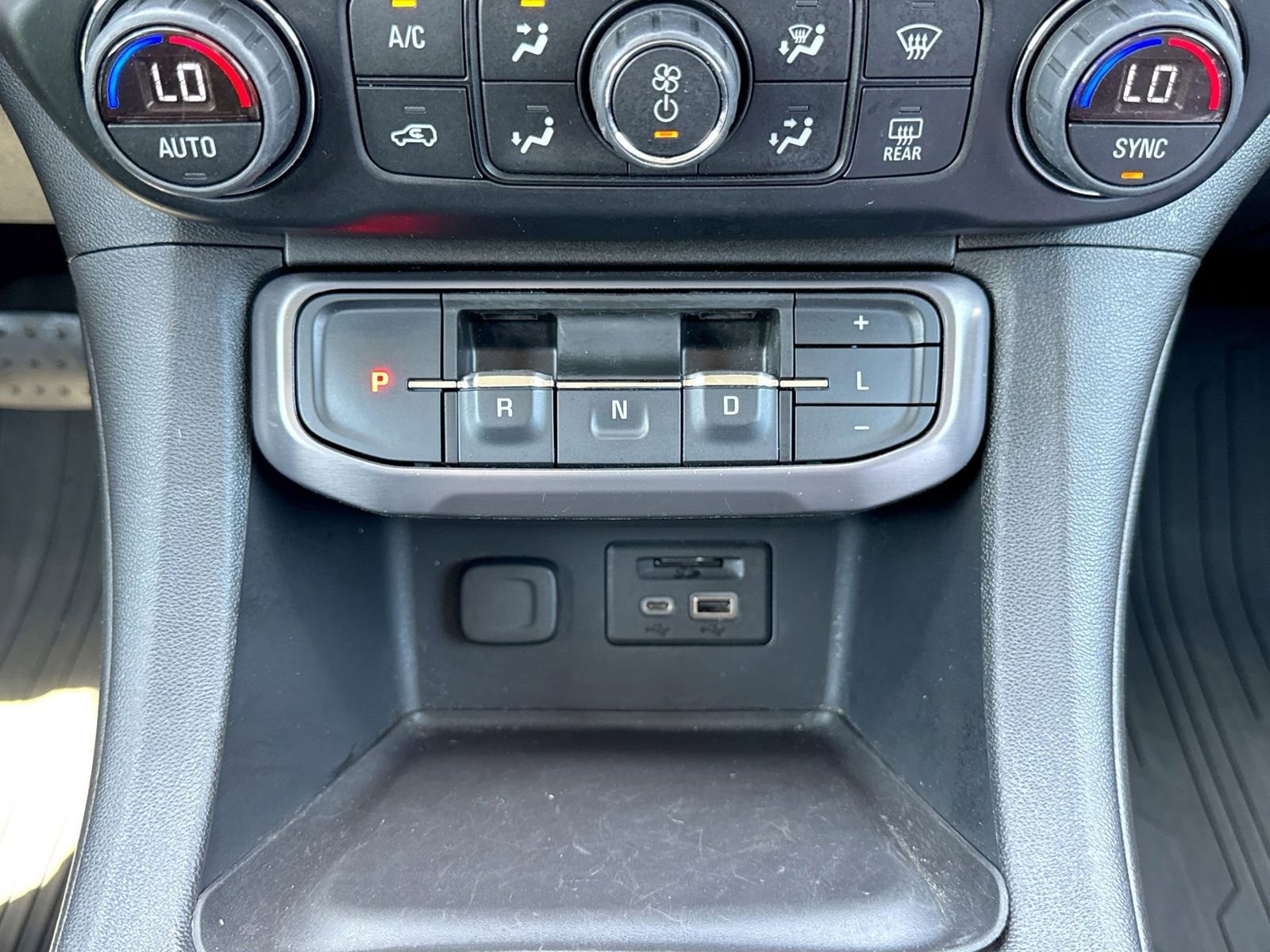 Used 2020 GMC Acadia AT4 w/ Trailering Package AWD/4WD image 36