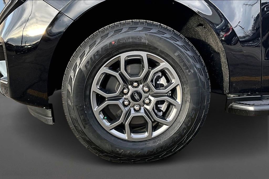 New 2025 Ford Expedition Max Active image 14