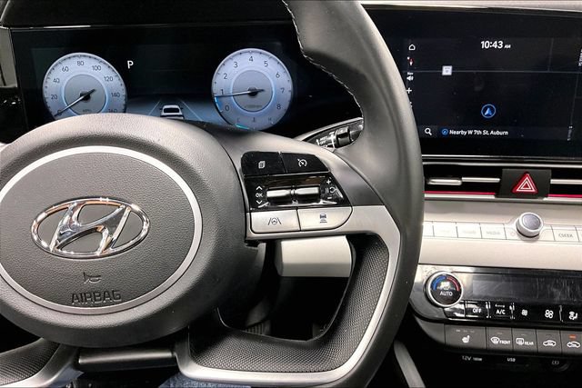 Used 2023 Hyundai Elantra Limited FWD image 13