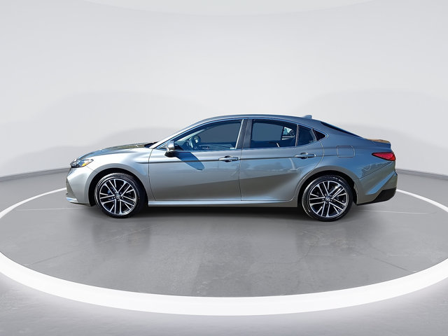 Used 2026 Toyota Camry XLE AWD/4WD image 5