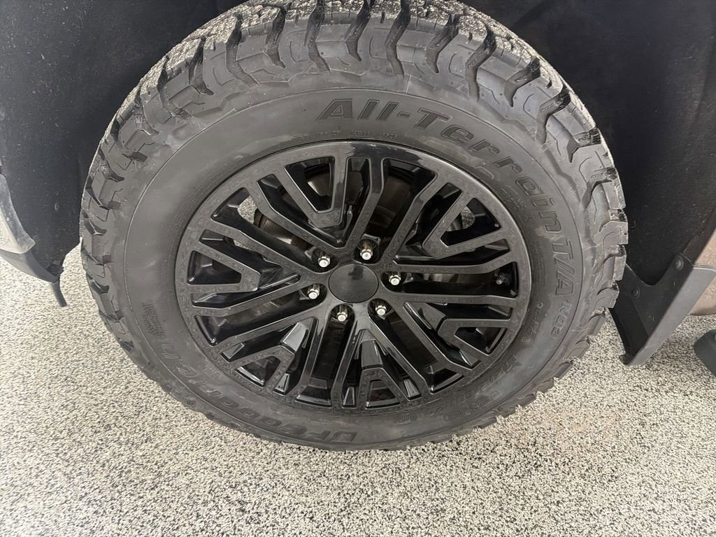 Used 2019 Chevrolet Silverado 1500 LTZ image 16