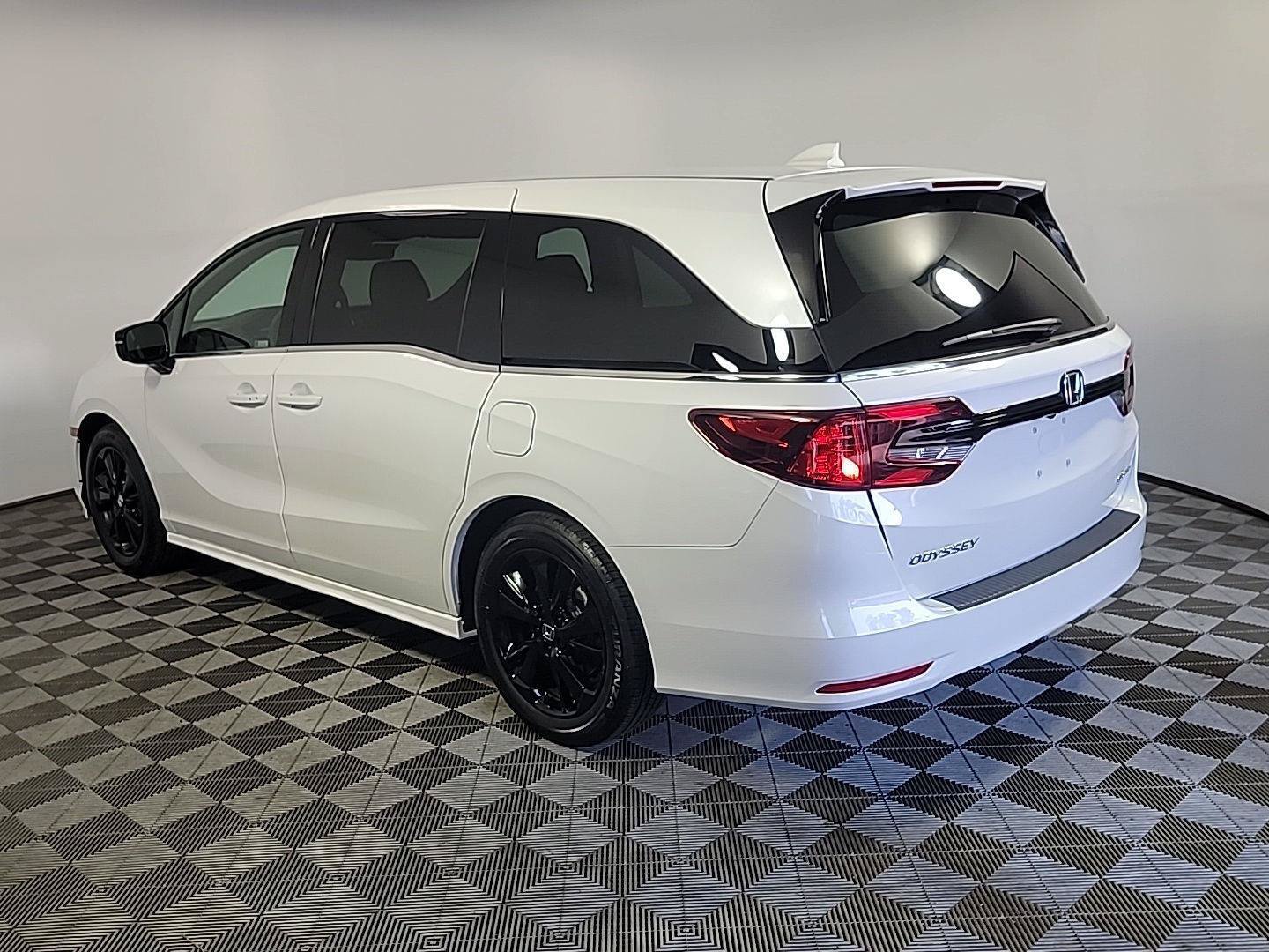 Certified 2023 Honda Odyssey Sport image 10