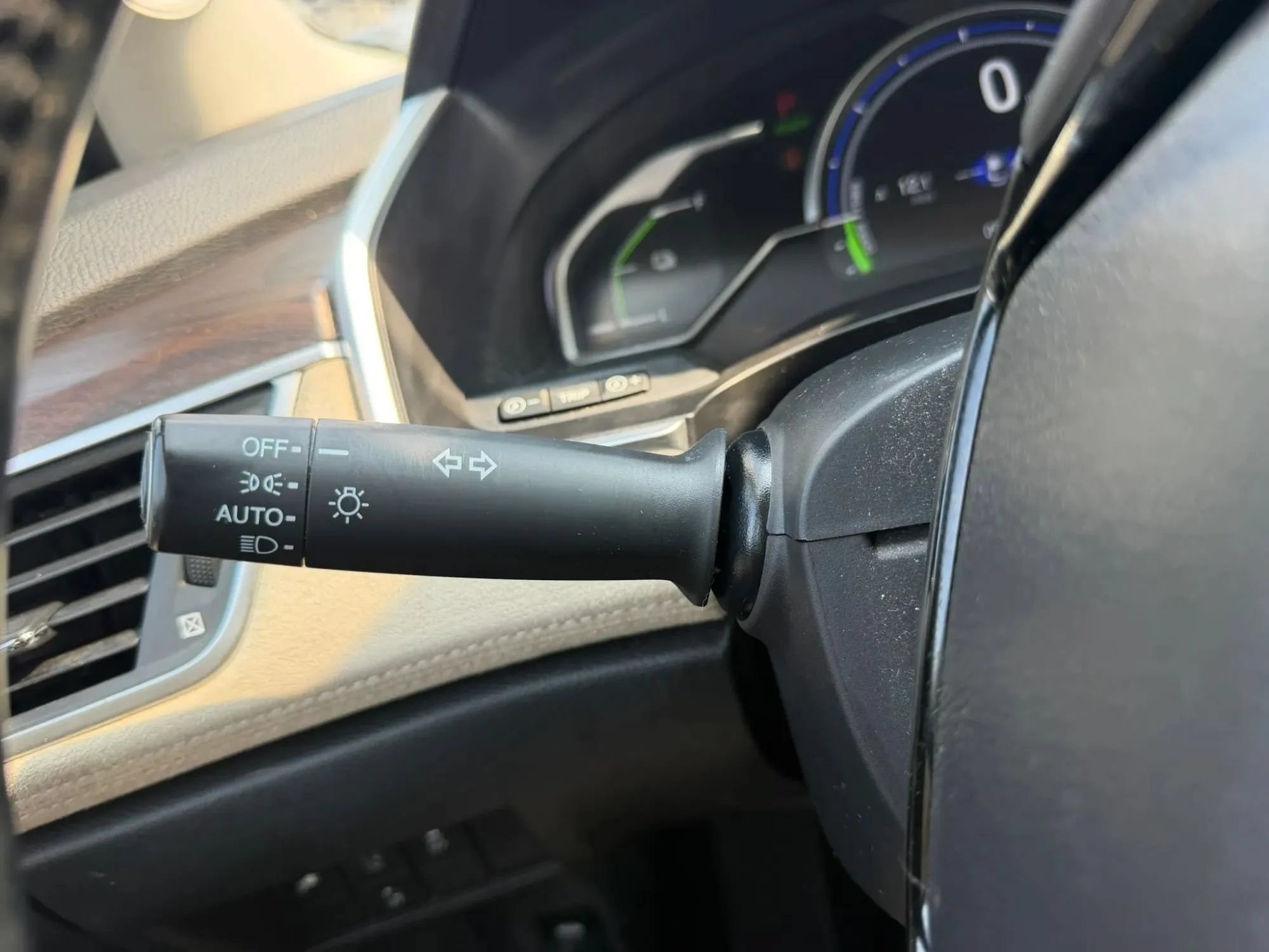 Used 2018 Honda Clarity Touring image 16
