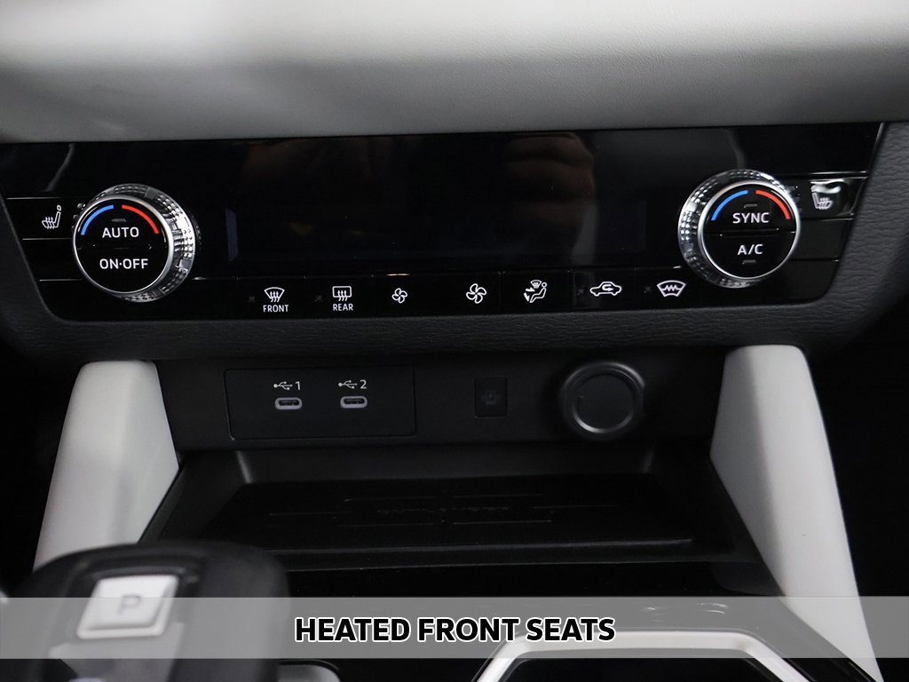 New 2025 Mitsubishi Outlander SE image 8