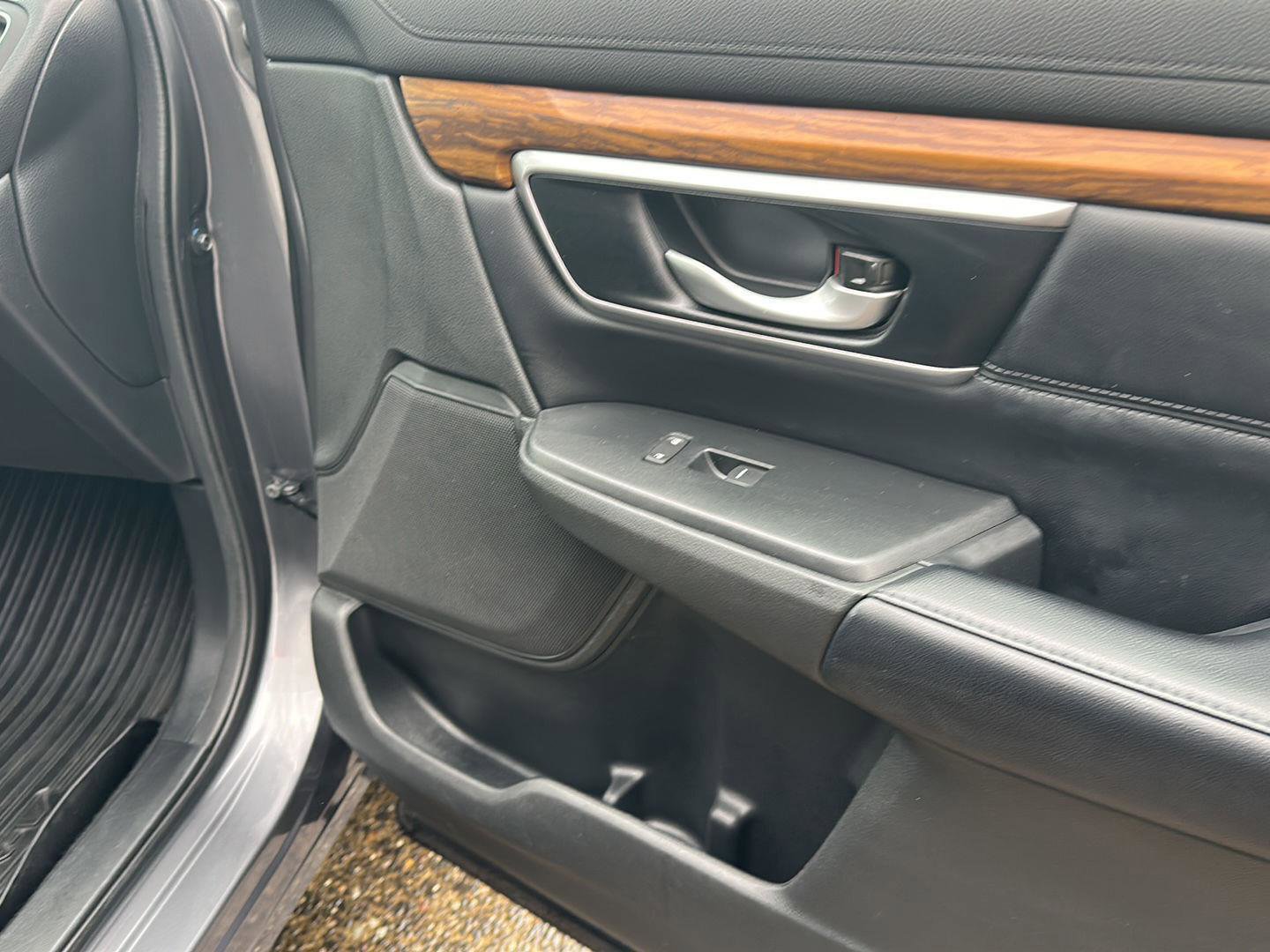 Used 2018 Honda CR-V EX-L image 16