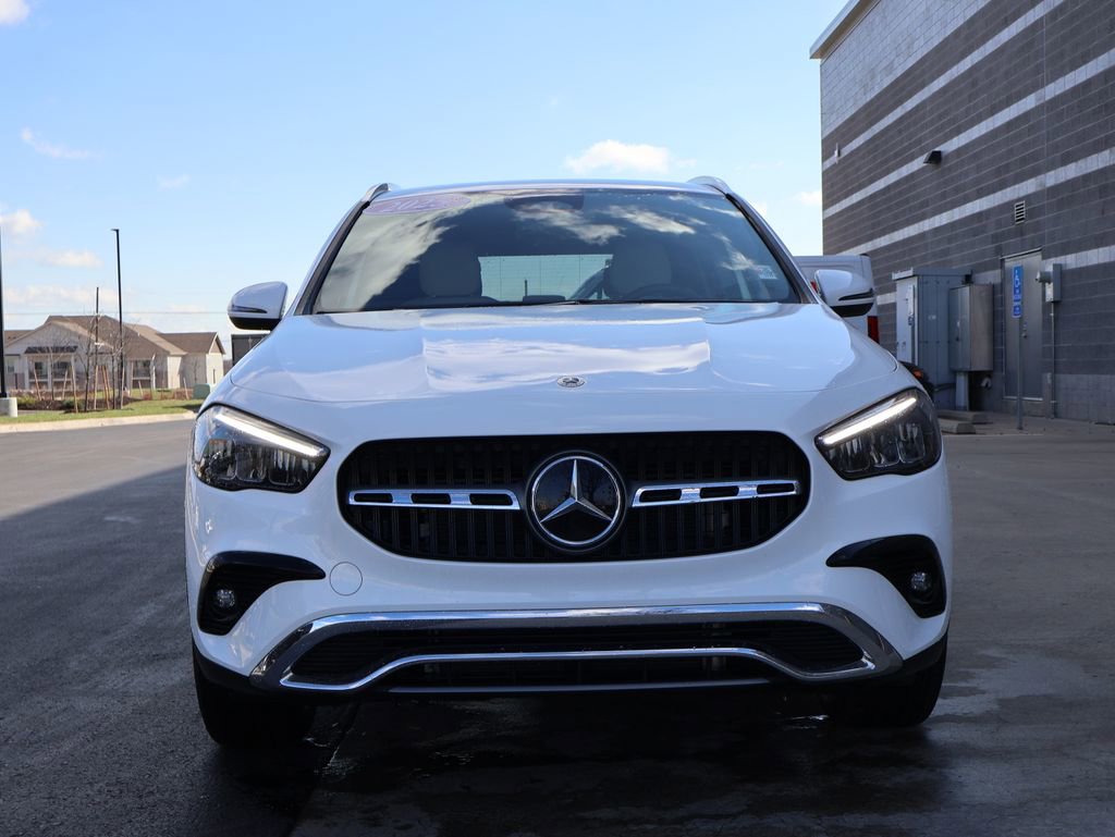 Certified 2025 Mercedes-Benz GLA 250 4MATIC image 2