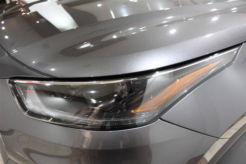Used 2021 Toyota Highlander XLE AWD/4WD image 10