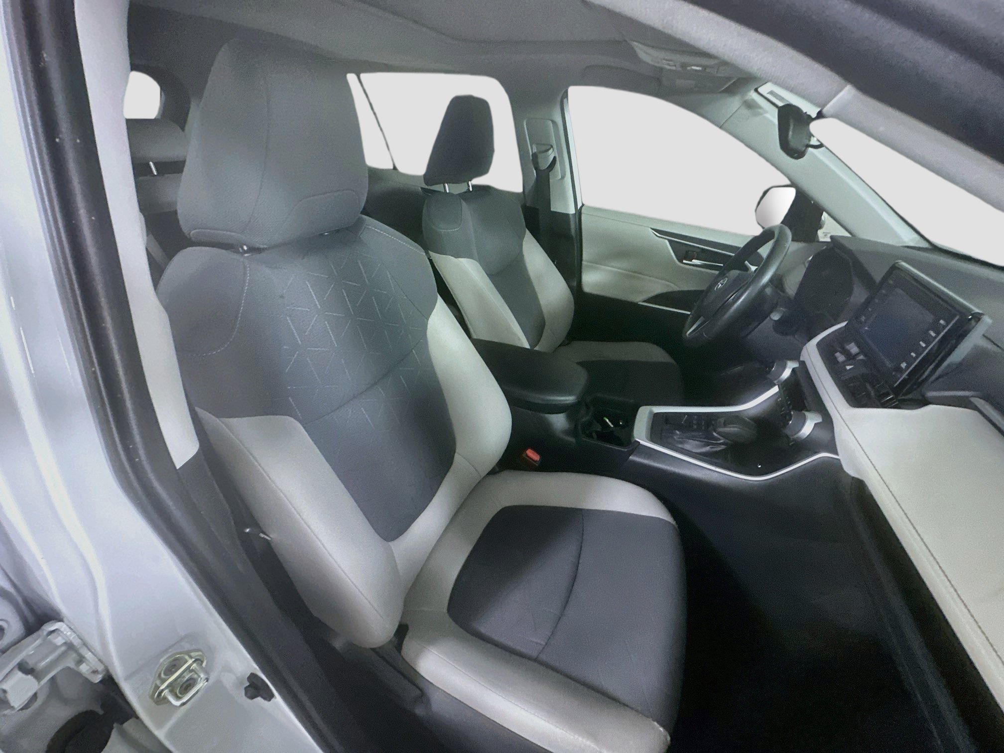 Used 2019 Toyota RAV4 XLE w/ Convenience Package AWD/4WD image 32