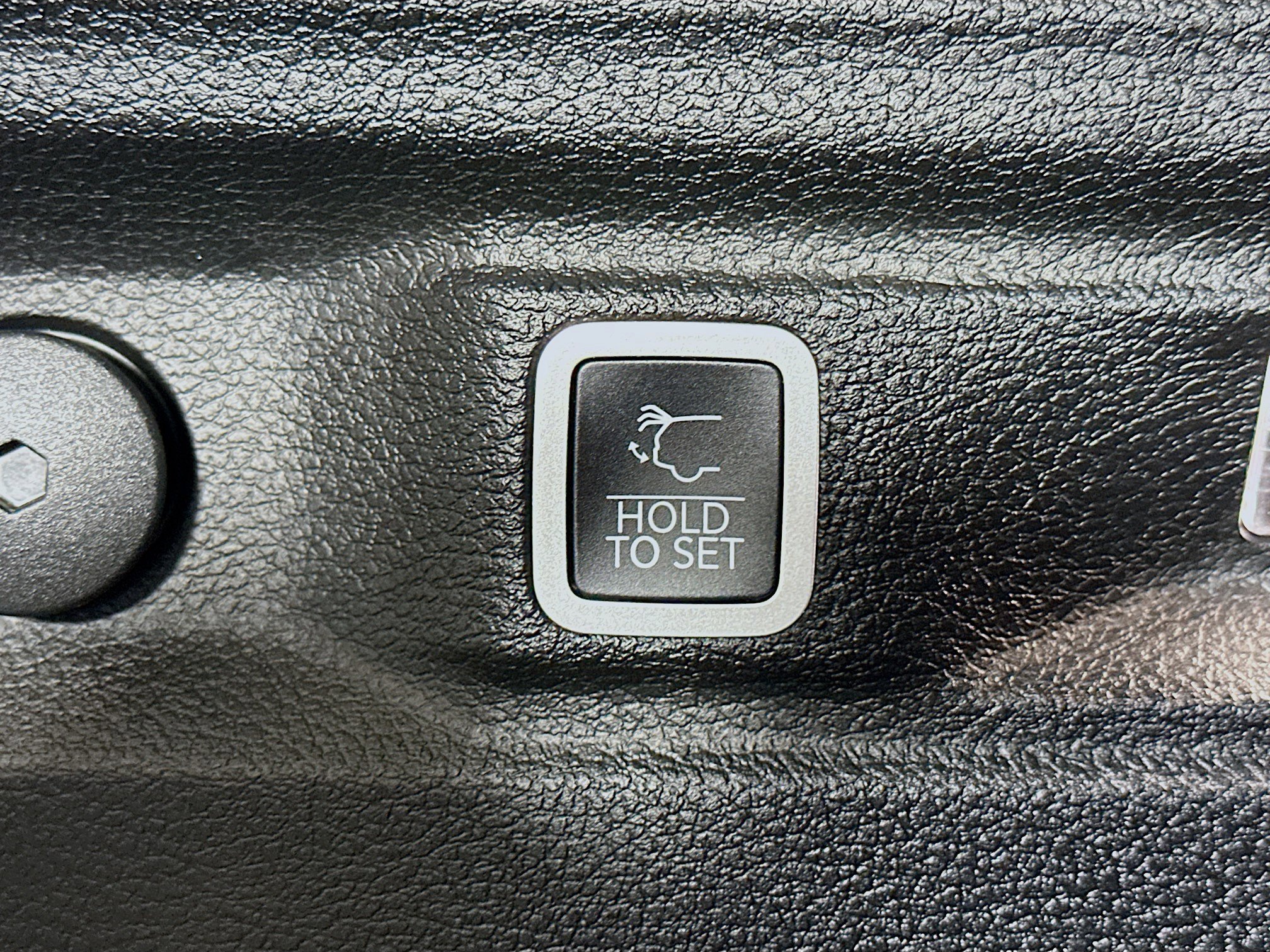 Used 2022 Jeep Grand Cherokee L Laredo image 30