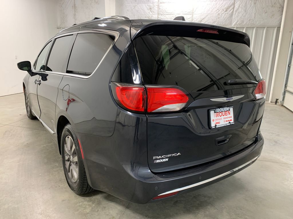 Used 2019 Chrysler Pacifica Touring-L Plus w/ Advanced Safetytec Group FWD image 27