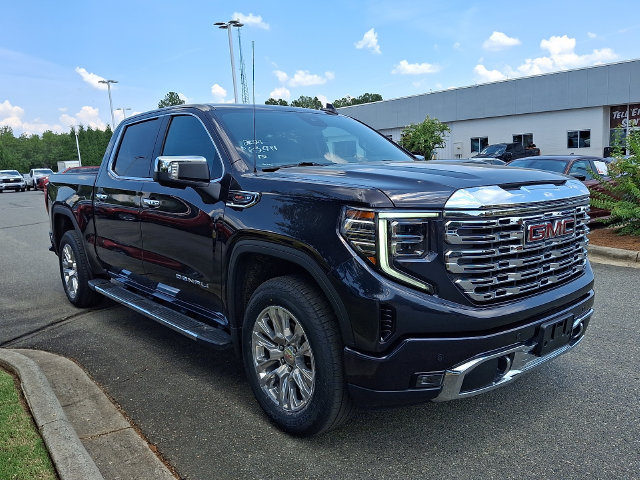 Used 2024 GMC Sierra 1500 Denali w/ Technology Package AWD/4WD image 2