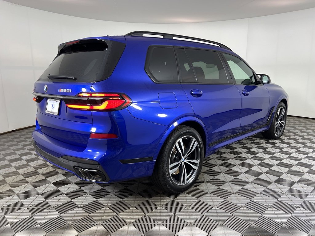 Used 2025 BMW X7 M60i w/ Climate Comfort Package image 5