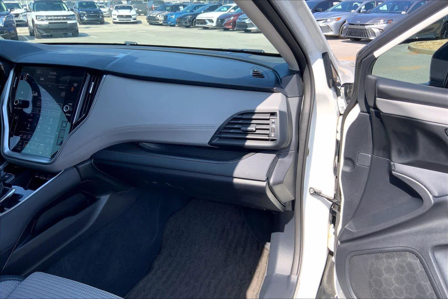 Used 2024 Subaru Outback Premium AWD/4WD image 18