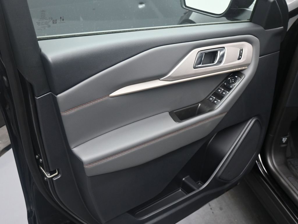 New 2026 Ford Explorer Active w/ Active Comfort Package image 12
