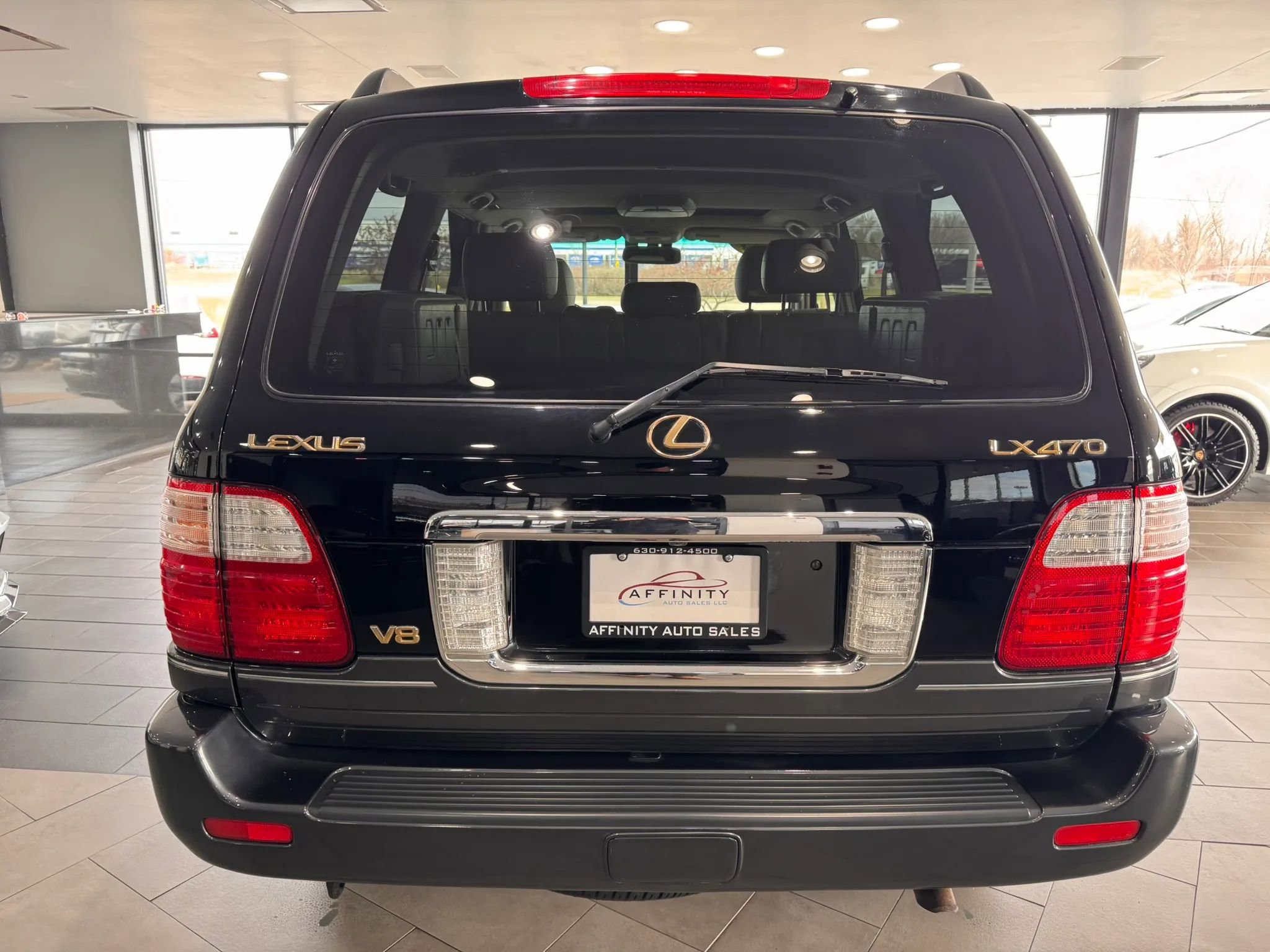 Used 2004 Lexus LX 470 4WD image 4
