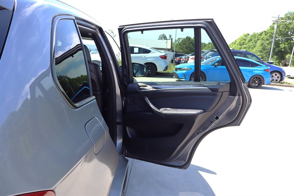 Used 2011 BMW X5 xDrive50i AWD/4WD image 36