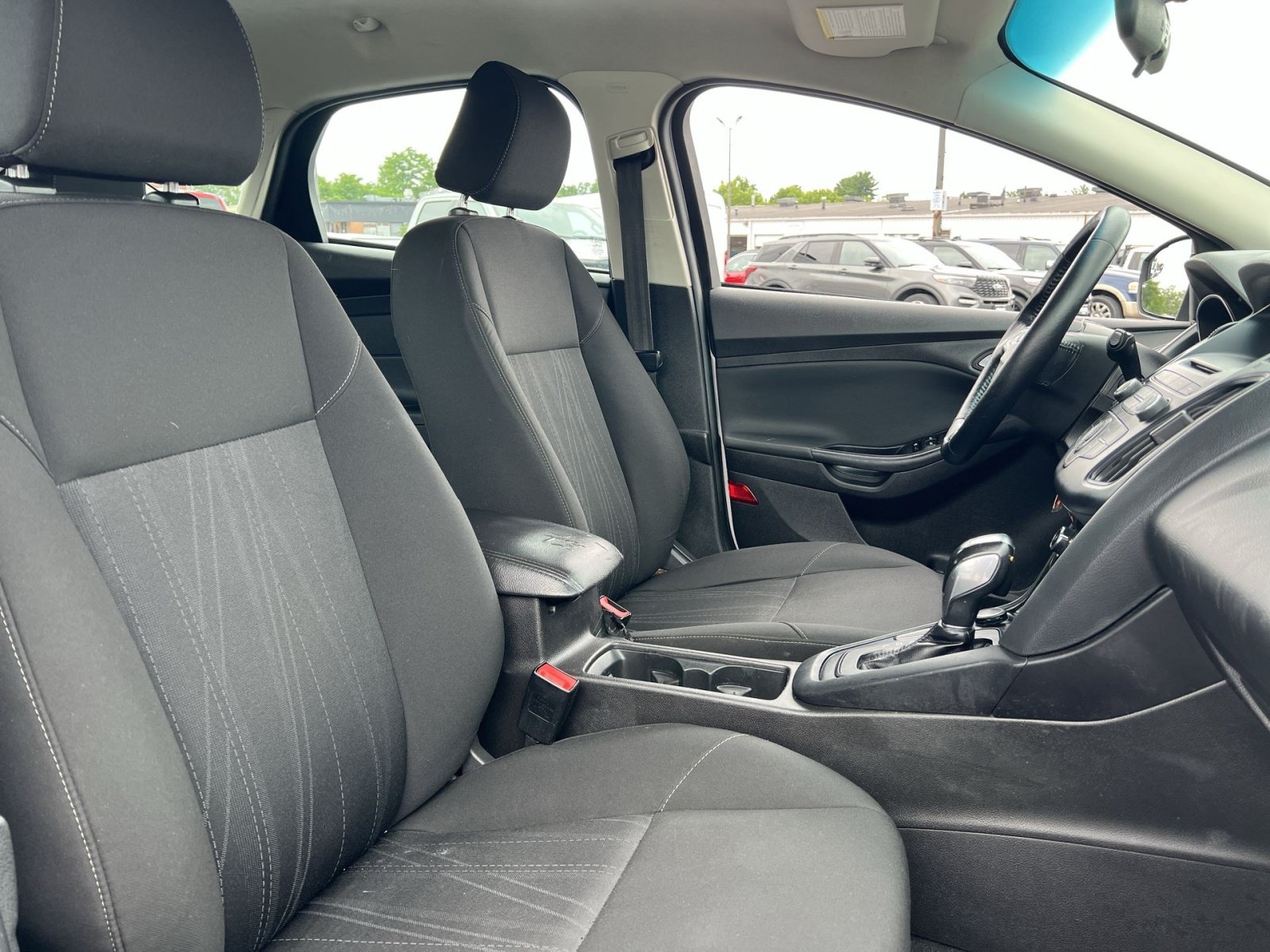 Used 2015 Ford Focus SE w/ SE Cold Weather Package FWD image 25