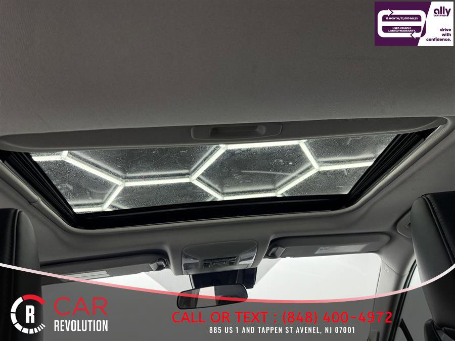 Used 2021 Toyota RAV4 XLE Premium AWD/4WD image 31