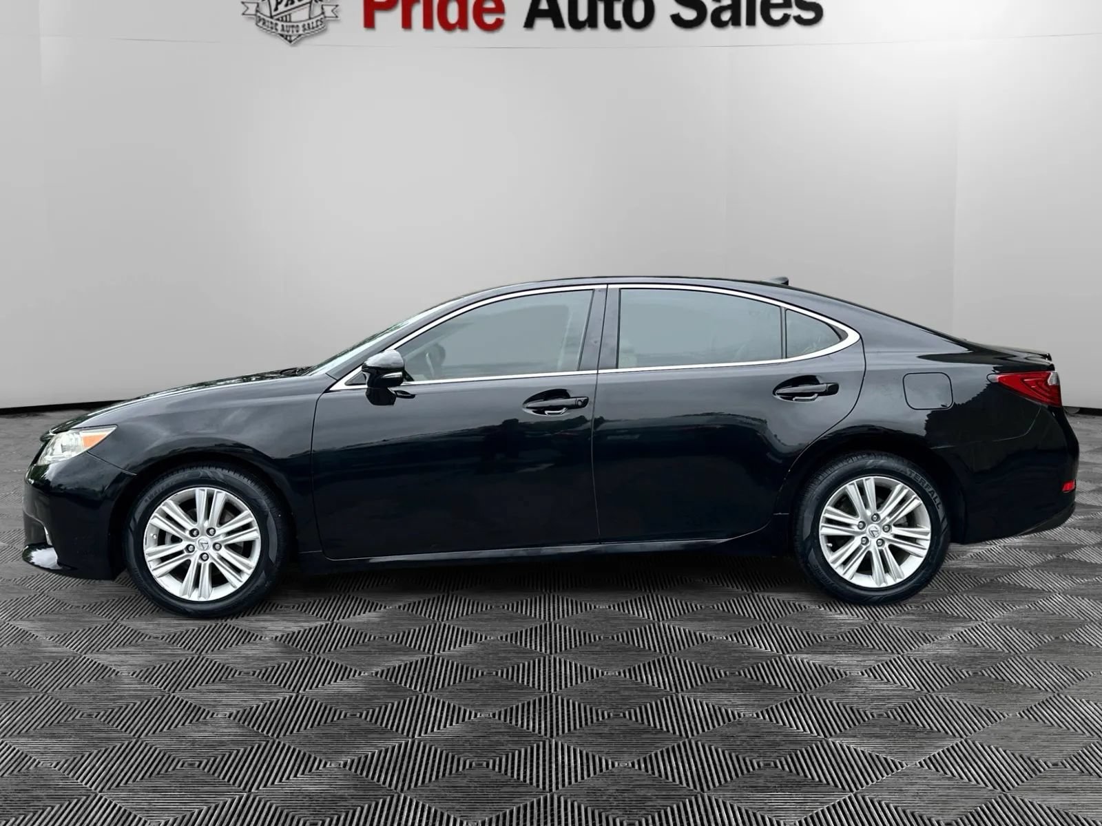 Used 2015 Lexus ES 350 w/ Premium Package FWD image 12
