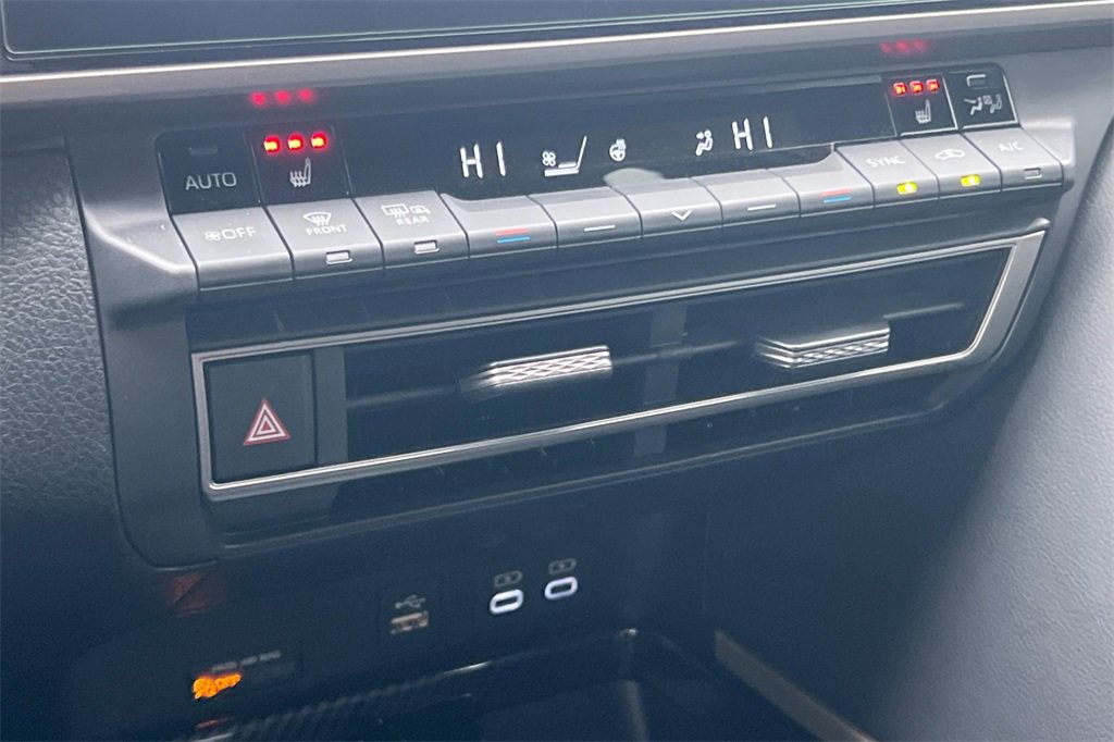 Used 2025 Toyota Camry XSE image 22