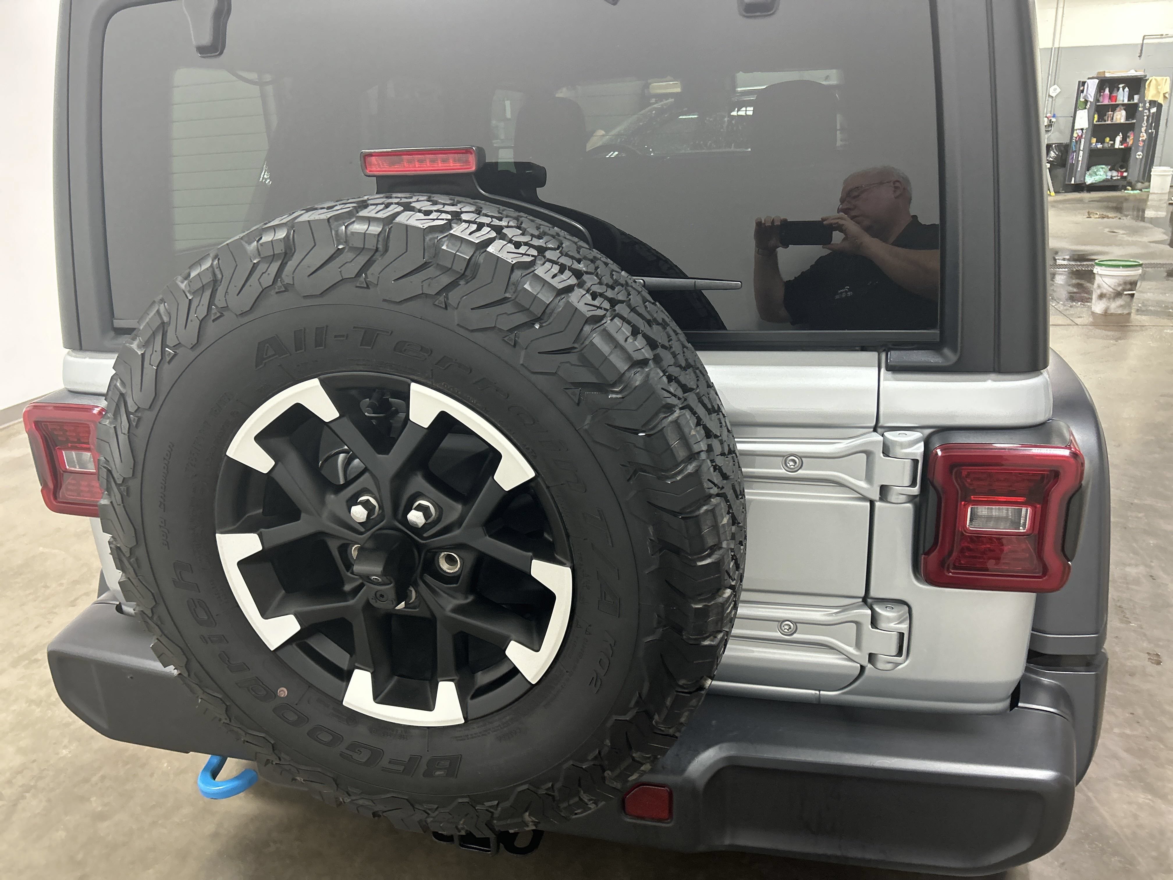 Used 2024 Jeep Wrangler Unlimited Rubicon 4xe AWD/4WD image 4