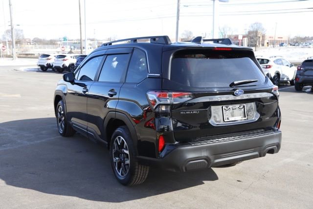 Used 2025 Subaru Forester Premium image 7