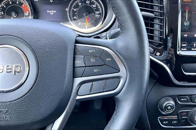 Used 2019 Jeep Cherokee Limited AWD/4WD image 21