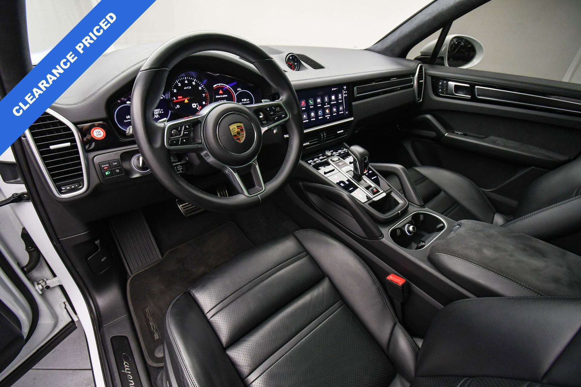 Used 2023 Porsche Cayenne GTS image 12