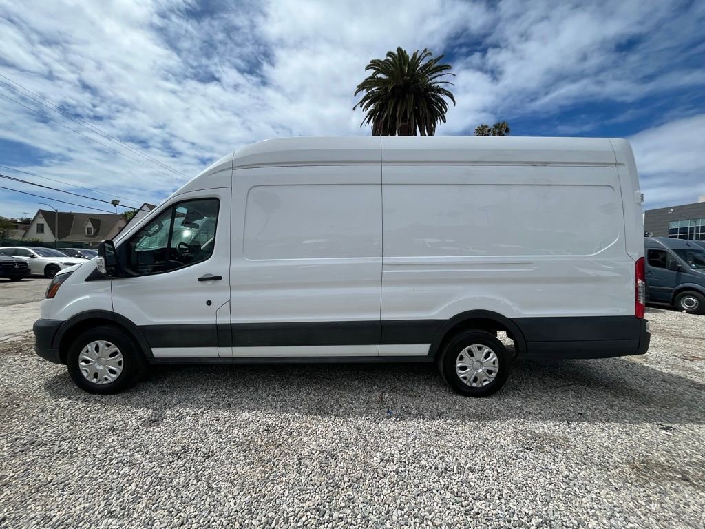 Used 2022 Ford E-Transit 148 High Roof Extended image 11