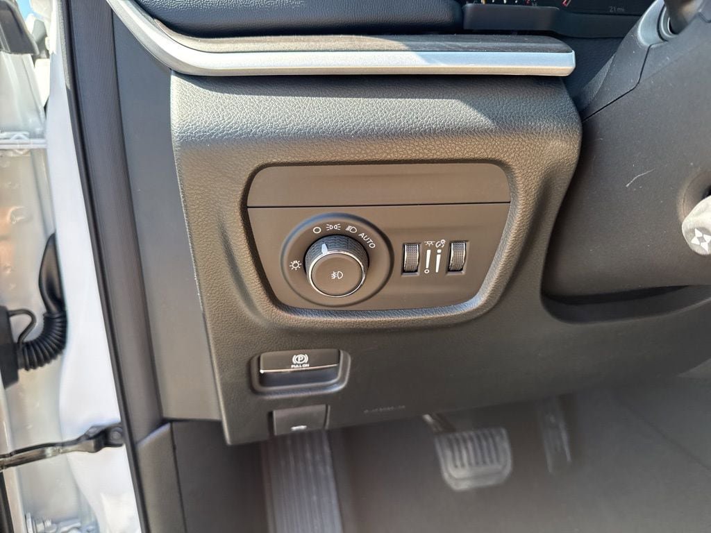 New 2026 Jeep Grand Cherokee Limited AWD/4WD image 17