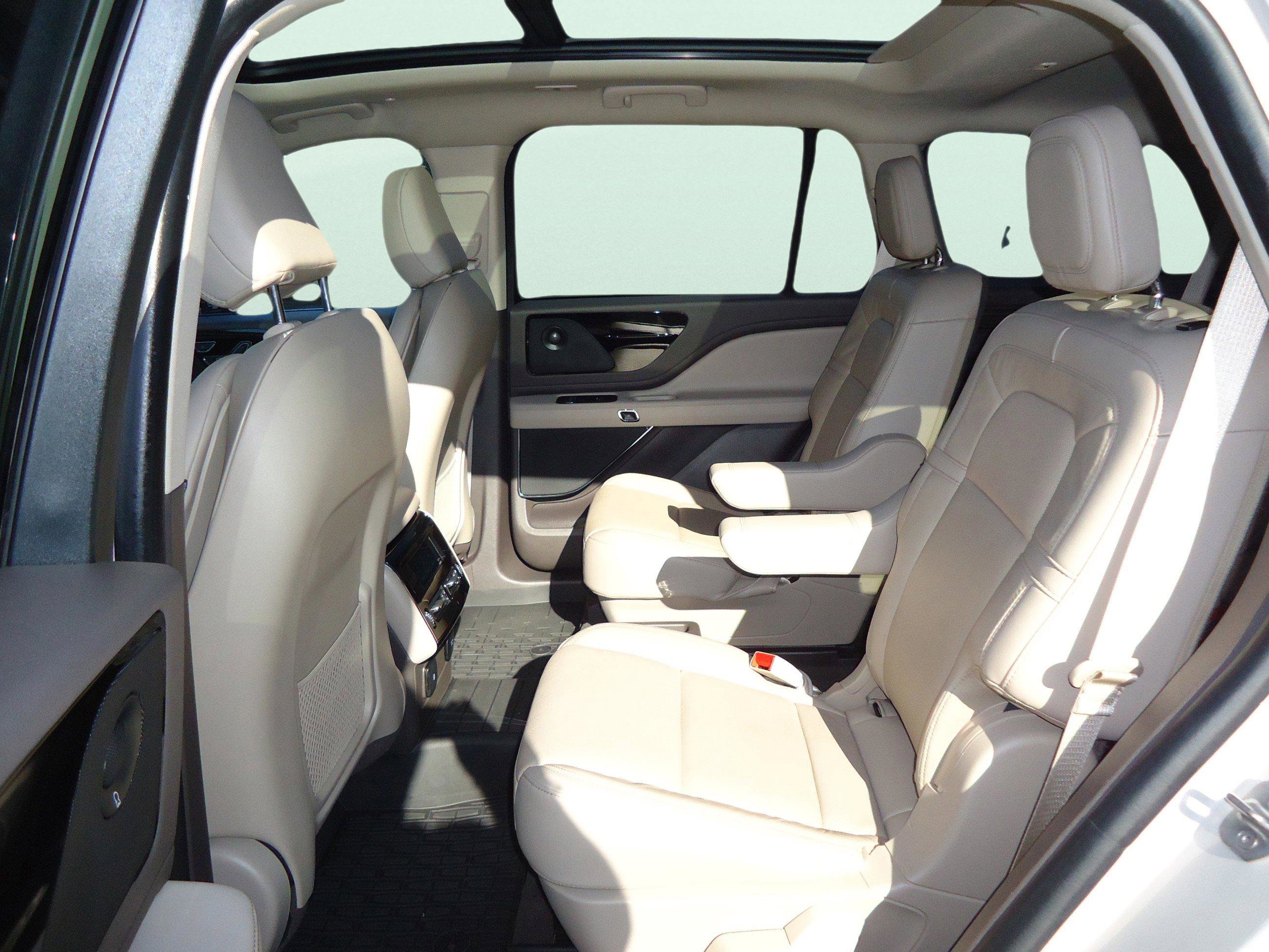 Used 2023 Lincoln Aviator Reserve w/ Class IV Trailer Tow Package image 29