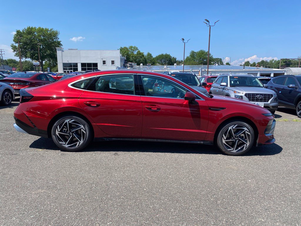 New 2026 Hyundai Sonata SEL FWD image 2