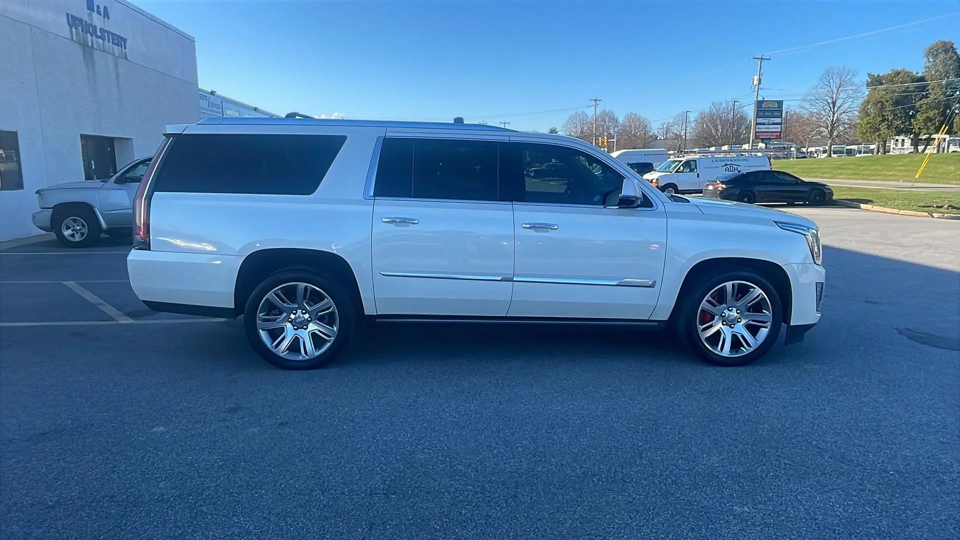 Used 2015 Cadillac Escalade ESV Premium image 23