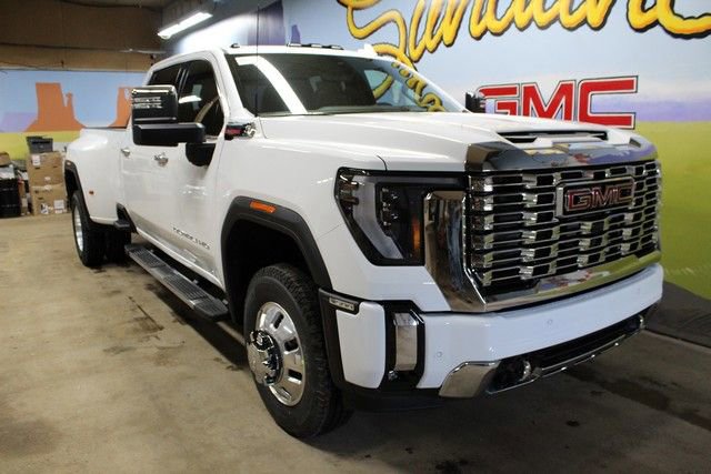 New 2026 GMC Sierra 3500 Denali w/ Technology Package AWD/4WD image 4