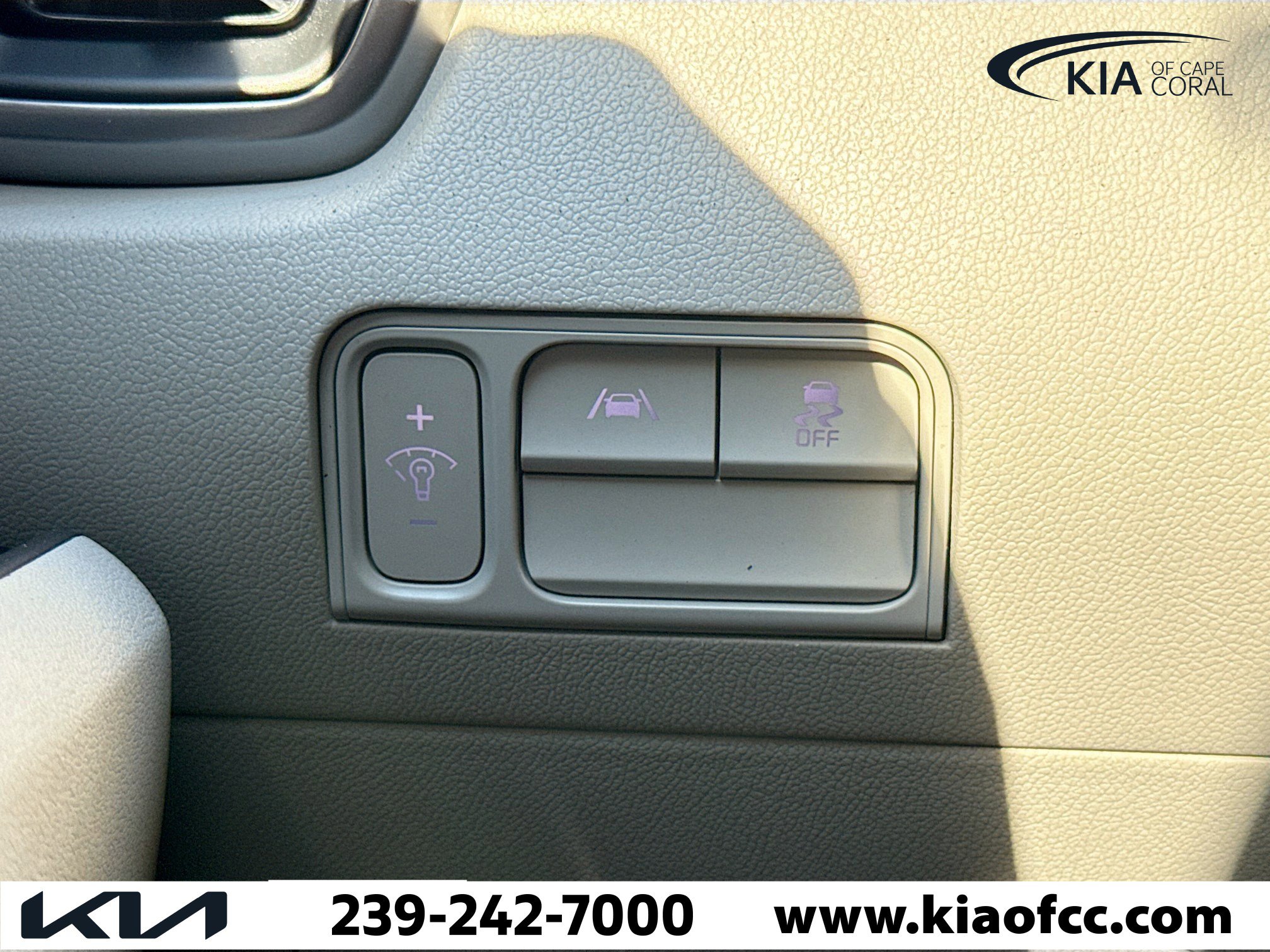 Certified 2023 Kia Sorento S w/ Panoramic Sunroof Package image 35