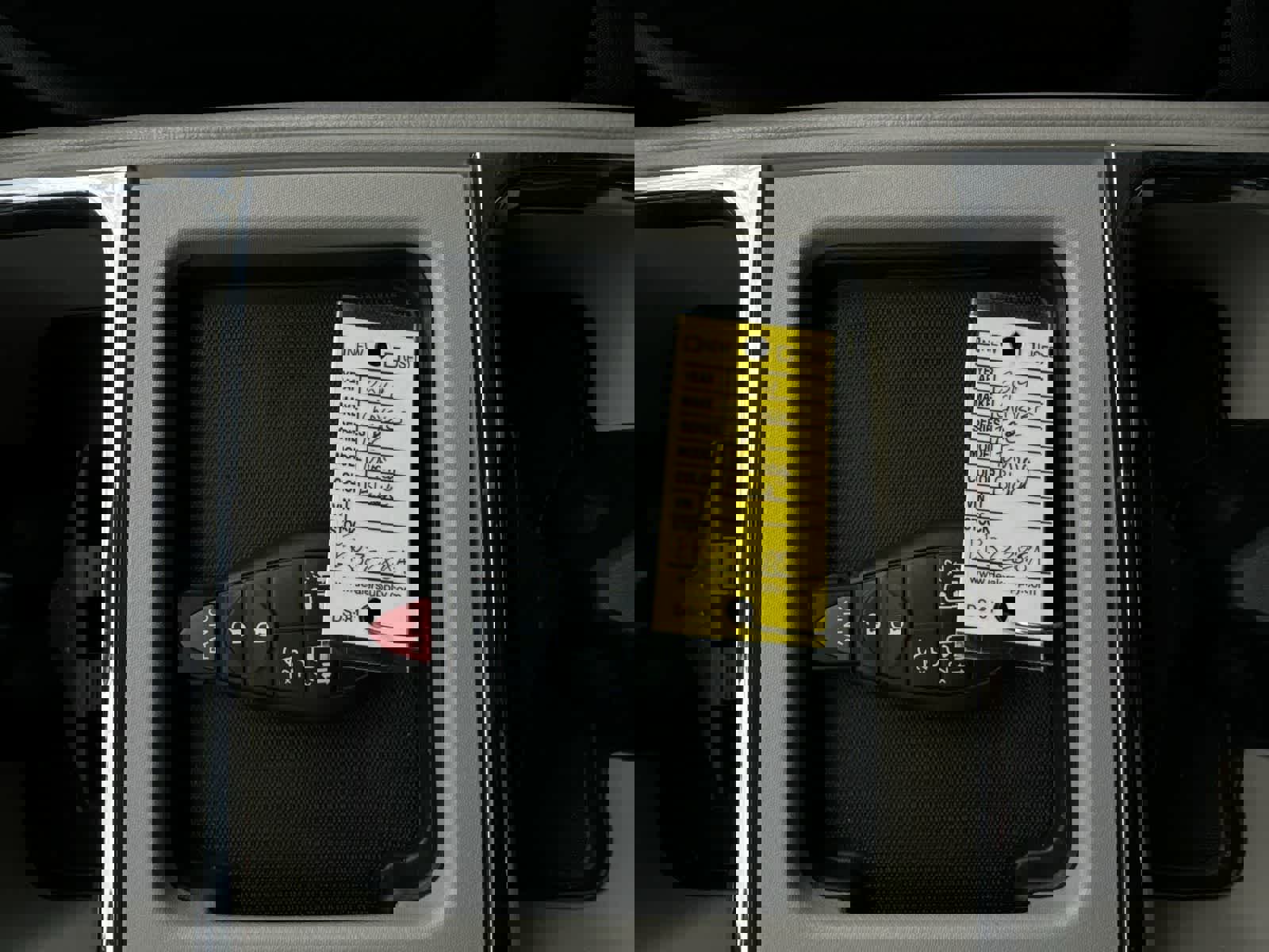 Used 2014 Chrysler Town & Country Touring image 32