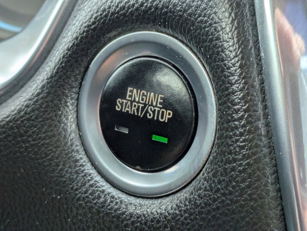 Used 2020 Chevrolet Traverse LT FWD image 33