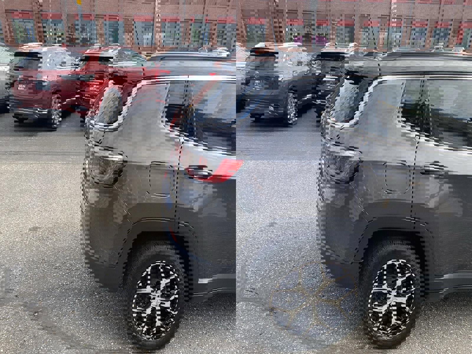 Used 2024 Jeep Compass Limited image 9