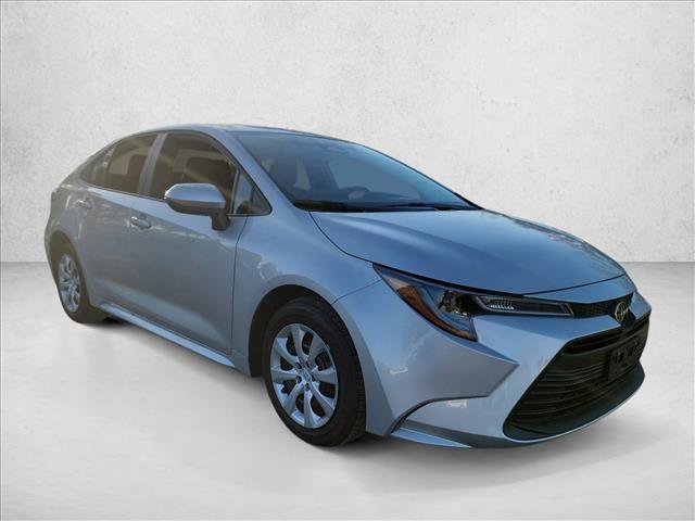 Used 2025 Toyota Corolla LE image 3
