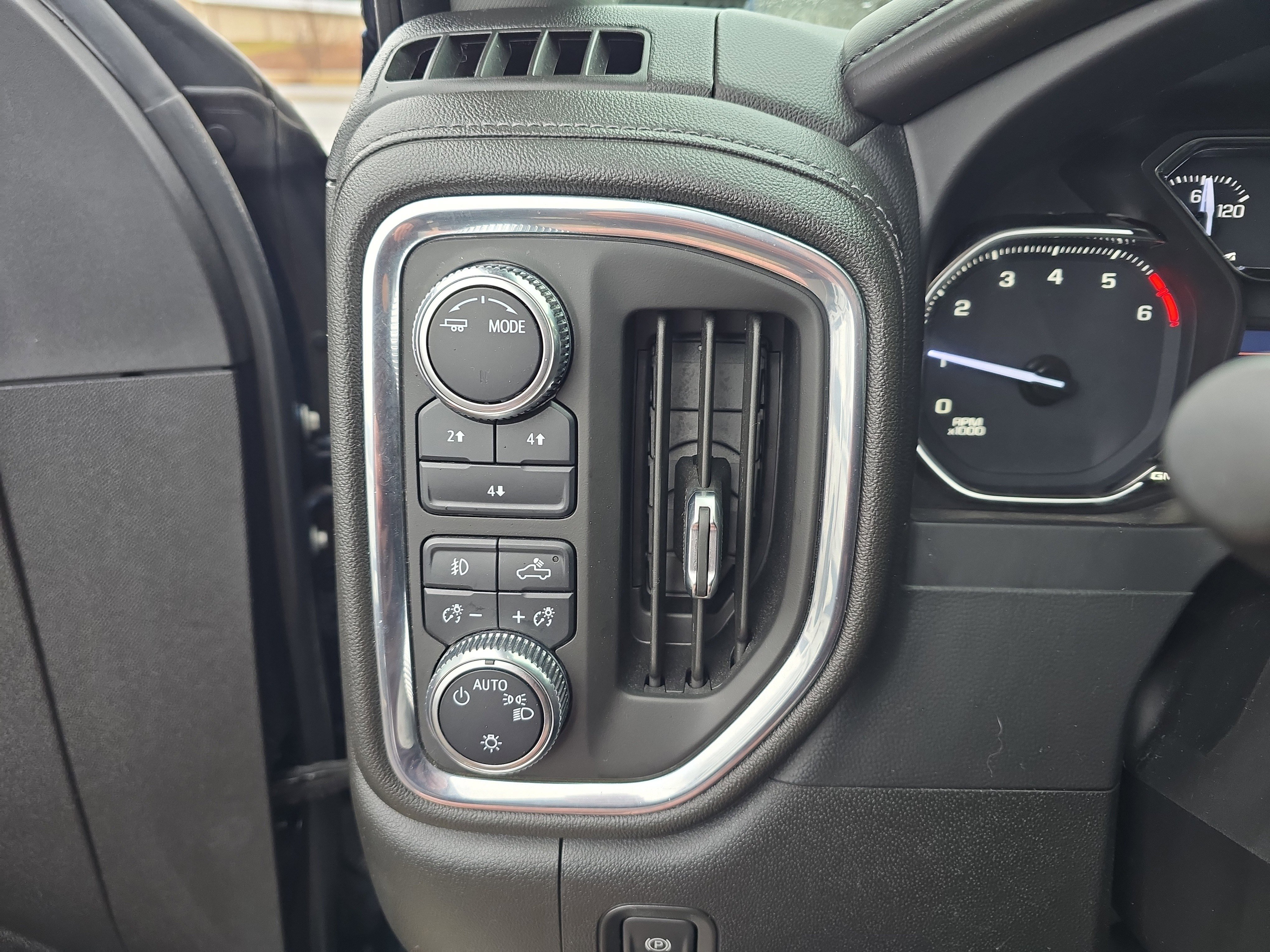 Used 2022 GMC Sierra 2500 SLE w/ SLE Value Package; image 21