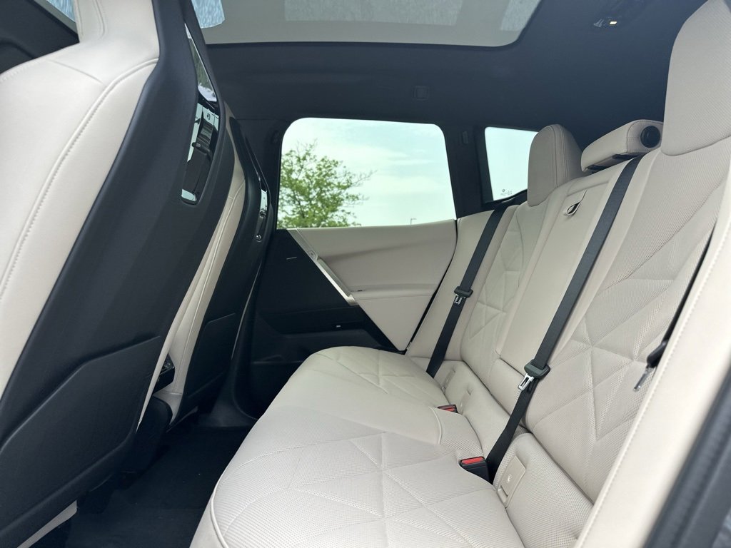 New 2026 BMW iX xDrive60 image 19
