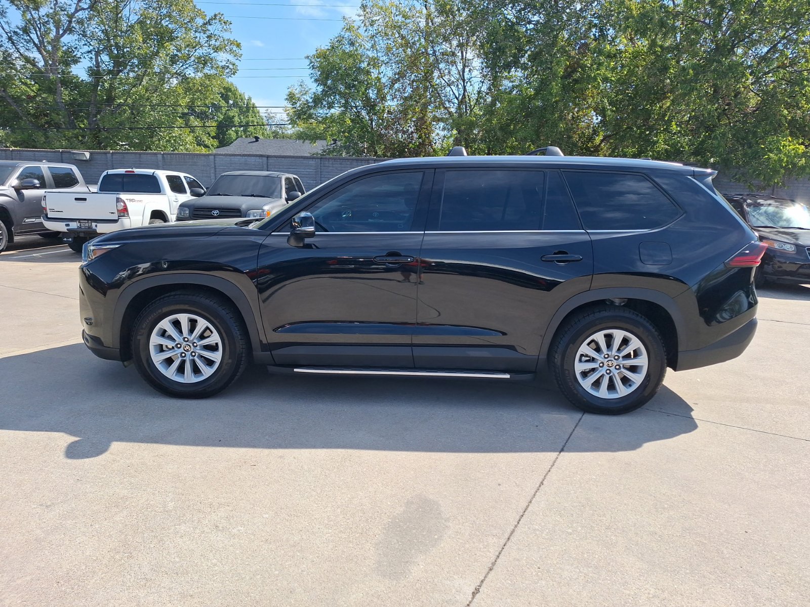 Used 2026 Toyota Grand Highlander AWD image 3